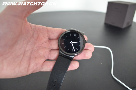 承傳傳統(tǒng)腕表的經(jīng)典設(shè)計(jì)，英媒WT熱評HUAWEI WATCH 英媒WT Huawei Watch 腕表 熱點(diǎn)動態(tài)  第3張