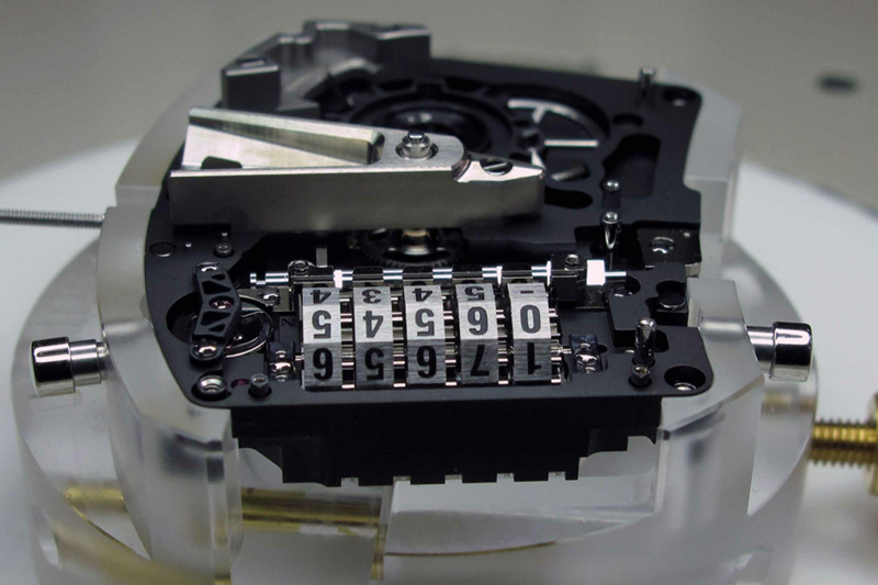 RM 70 01 Tourbillon Alain Prost RICHARD MILLE 里查德米爾 RM 70 01 RM.Alain Prost 名表賞析  第3張