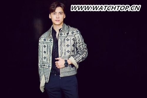 TAG Heuer泰格豪雅品牌大使李易峰佩戴CONNECTED MODULAR智能腕表 精彩亮相《動物世界》發(fā)布會